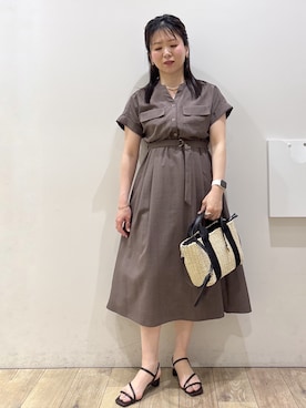 「index（インデックス）のダブルポケットスキッパーワンピース【防シワ/洗濯機OK】《XS～3L/6col》（ワンピース、ブラウン系）」を使った、mameさん（レディース・154cm）の春コーディネート