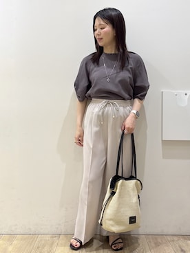 「OPAQUE.CLIP（オペークドットクリップ）の【接触冷感／吸水速乾】リネンライク タックスリーブブラウス《セットアップ対応／洗濯機OK》（シャツ/ブラウス、ブラウン系）」を使った、mameさん（レディース・154cm）の夏コーディネート