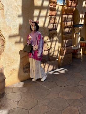 「kate spade new york（ケイトスペード ニューヨーク）のアイテム（ハンドバッグ、ブラック系）」を使った、karinさん（レディース・162cm）の春コーディネート