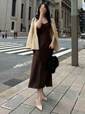 「ZARA（ザラ）のギャザー入りサテンミディ丈ワンピース（ワンピース）」を使った、mihachさん（レディース・176cm）の秋コーディネート