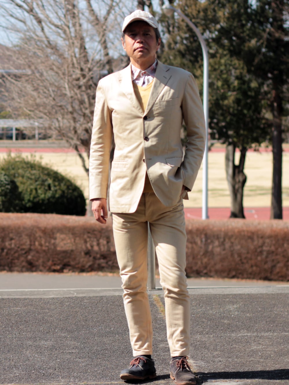 「UNITED ARROWSのGLR Sfoderato Cotton Jacket （テーラードジャケット、ベージュ系）」を使った、Hidezumiさん（メンズ・174cm）の春コーディネートの1枚目の写真