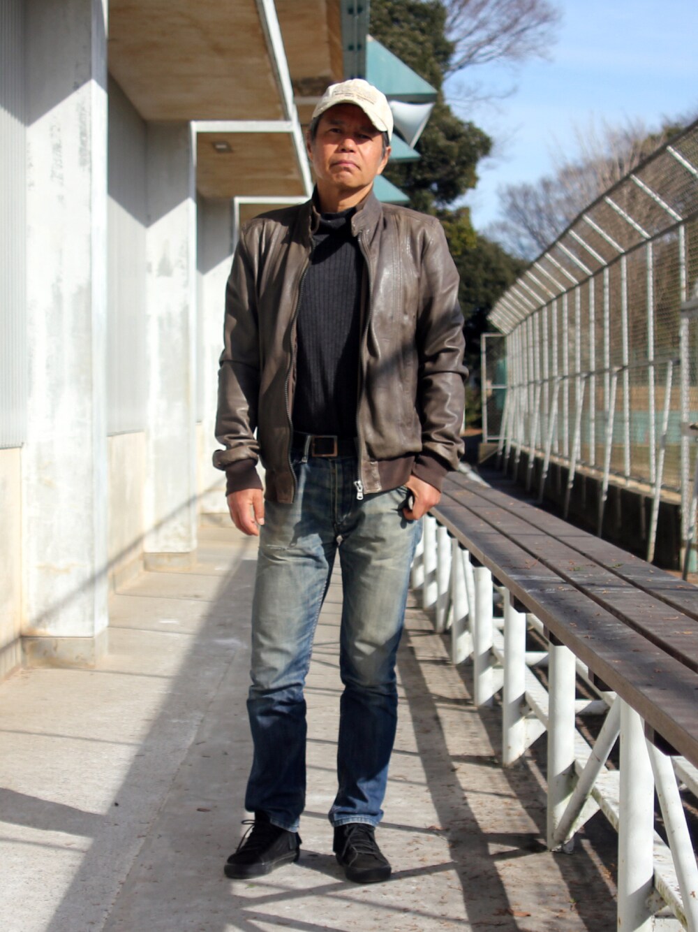 「ZARAのZARA Leather Jacket（ライダースジャケット、グリーン系）」を使った、Hidezumiさん（メンズ・174cm）の冬コーディネートの1枚目の写真