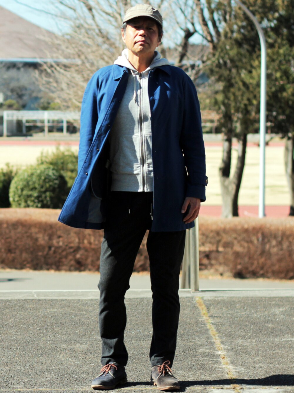 「UNITED ARROWSのアイテム（その他アウター、ブルー系）」を使った、Hidezumiさん（メンズ・174cm）の春コーディネートの1枚目の写真
