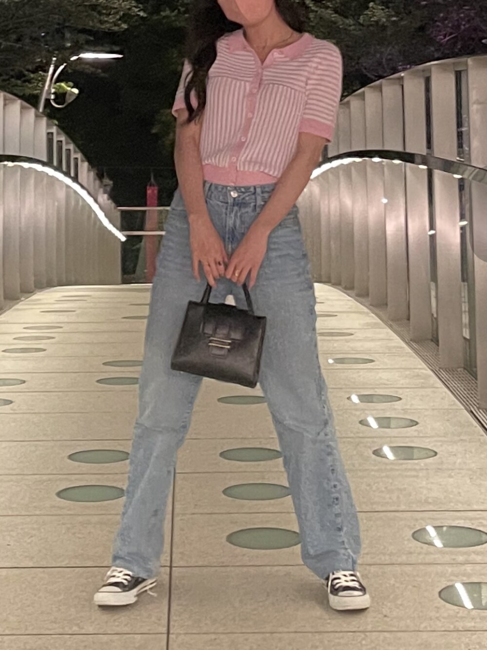 「ZARA、春夏コーデ、初夏コーデ、ootd、リラックススタイル、パンツスタイル、プチプラコーデ、デニムパンツ、コンバース、ピンク、デニム、韓国ファッション、夏コーデ、ポロシャツ、スニーカー」｜「ZARAのアイテム（トップス、ピンク系）」を使った、linaさん（レディース・165cm）の春コーディネートの1枚目の写真