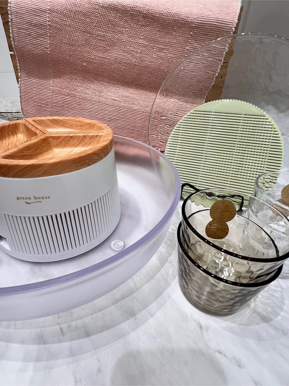 その他のキッチン家電、その他の食器、その他の食器を着用したレディースの春コーディネートの1枚目の写真