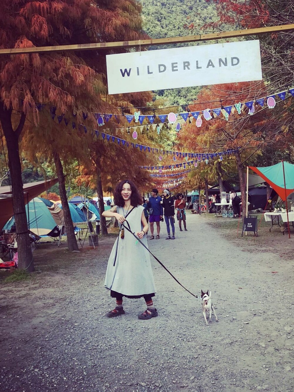 「ootd、露營、camping」｜「VII&COのアイテム（ワンピース、グレー系）」を使った、Minima 蕭さん（レディース・155cm）の春コーディネートの1枚目の写真