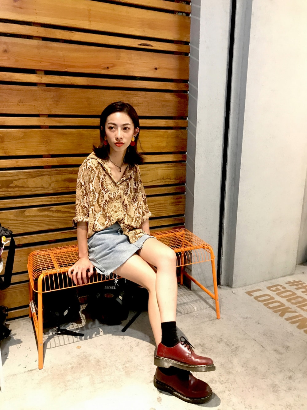 「ootd、豹紋、襯衫、襯衫穿搭、牛仔裙、summer、Taiwan、kaohsiung、台灣、高雄」｜「H&Mのアイテム（シャツ/ブラウス、ベージュ系）」を使った、Minima 蕭さん（レディース・155cm）の夏コーディネートの1枚目の写真