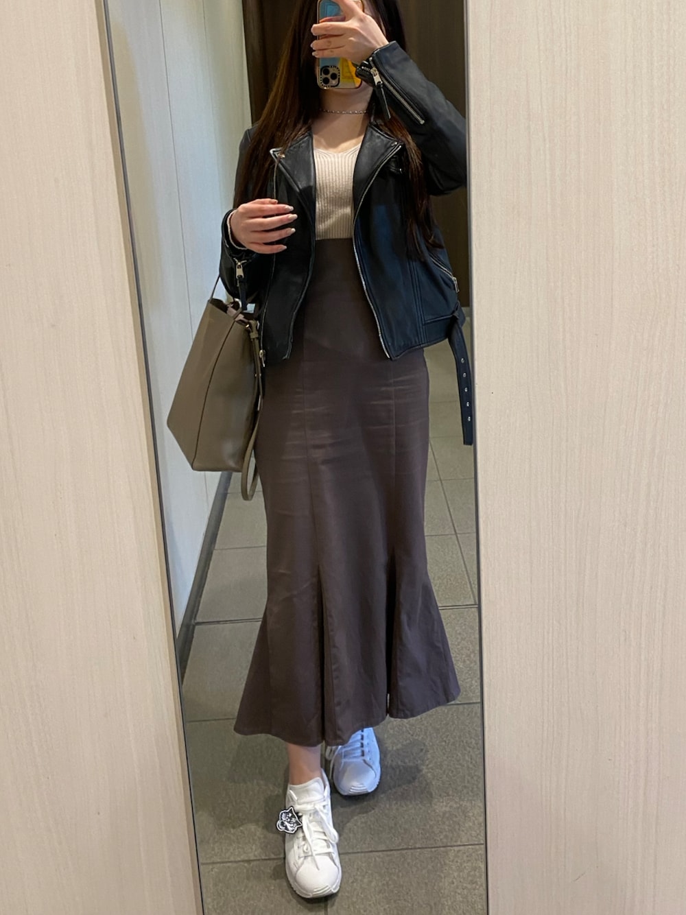 「通勤コーデ」｜「MERCURYDUOのアイテム（ニット/セーター、ピンク系）」を使った、りのさん（レディース・156cm）の冬コーディネートの1枚目の写真