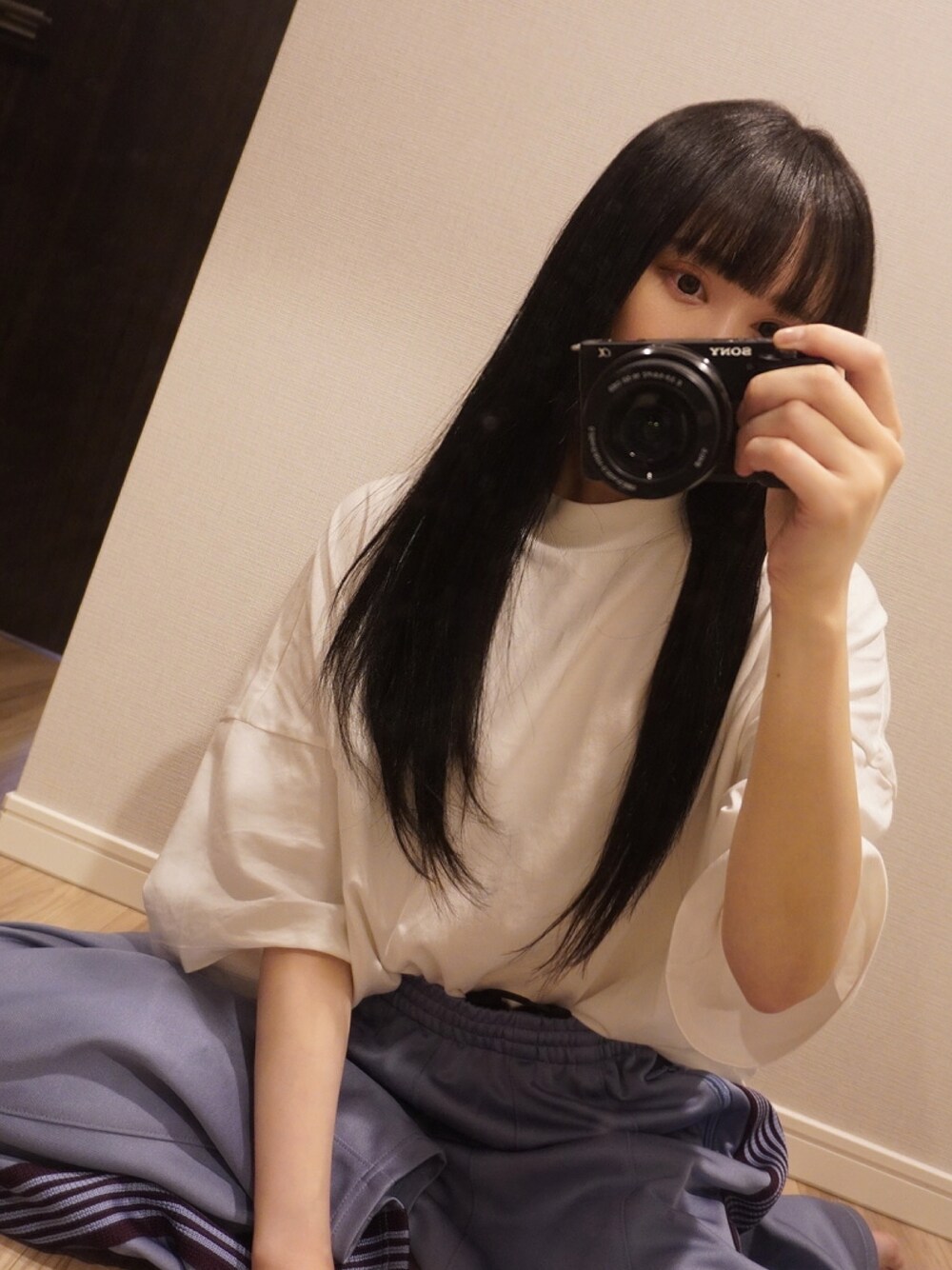 「休日コーデ、ストリート、Tシャツ、骨格ストレート」｜「Graphpaperのアイテム（Tシャツ/カットソー、ホワイト系）」を使った、Yukinoさん（レディース・163cm）の春コーディネートの1枚目の写真