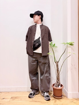 「URBAN RESEARCH DOORS（アーバンリサーチドアーズ）の『吸水速乾』セオアルファバンドカラーショートスリーブシャツ（シャツ/ブラウス、ブラウン系）」を使った、Uさん（メンズ・168cm）の春コーディネート