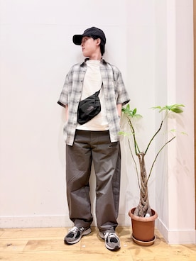 「URBAN RESEARCH DOORS（アーバンリサーチドアーズ）のオンブレチェック レギュラーカラーショートスリーブシャツ（シャツ/ブラウス、ベージュ系）」を使った、Uさん（メンズ・168cm）の春コーディネート