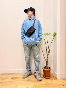 「URBAN RESEARCH DOORS（アーバンリサーチドアーズ）のTCブロードレギュラーカラーシャツ（シャツ/ブラウス、ブルー系）」を使った、Uさん（メンズ・168cm）の春コーディネート