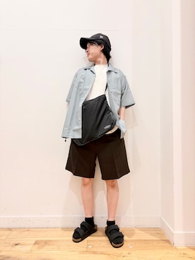 「URBAN RESEARCH DOORS（アーバンリサーチドアーズ）の『吸水速乾』セオアルファドレスショーツ（その他パンツ、ブラウン系）」を使った、Uさん（メンズ・168cm）の春コーディネート