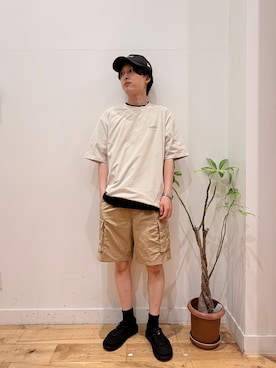 「NIKE（ナイキ）のNIKE SWIM　EXCLUSIVE 9ボレーショーツ（その他パンツ、ベージュ系）」を使った、Uさん（メンズ・168cm）の夏コーディネート