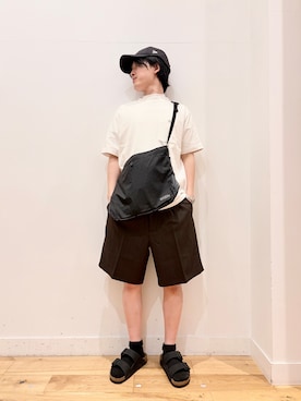 「URBAN RESEARCH DOORS（アーバンリサーチドアーズ）の『吸水速乾』セオアルファドレスショーツ（その他パンツ、ブラウン系）」を使った、Uさん（メンズ・168cm）の春コーディネート