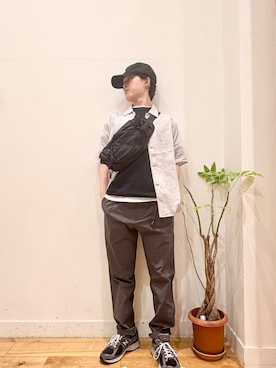 「Gramicci（グラミチ）の『別注』Gramicci for DOORS　4Way Stretch Trouser（その他パンツ、グレー系）」を使った、Uさん（メンズ・168cm）の春コーディネート