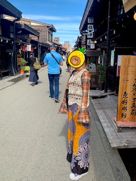 「アイテム（チノパンツ、オレンジ系）」を使った、XINさん（レディース・158cm）の秋コーディネート