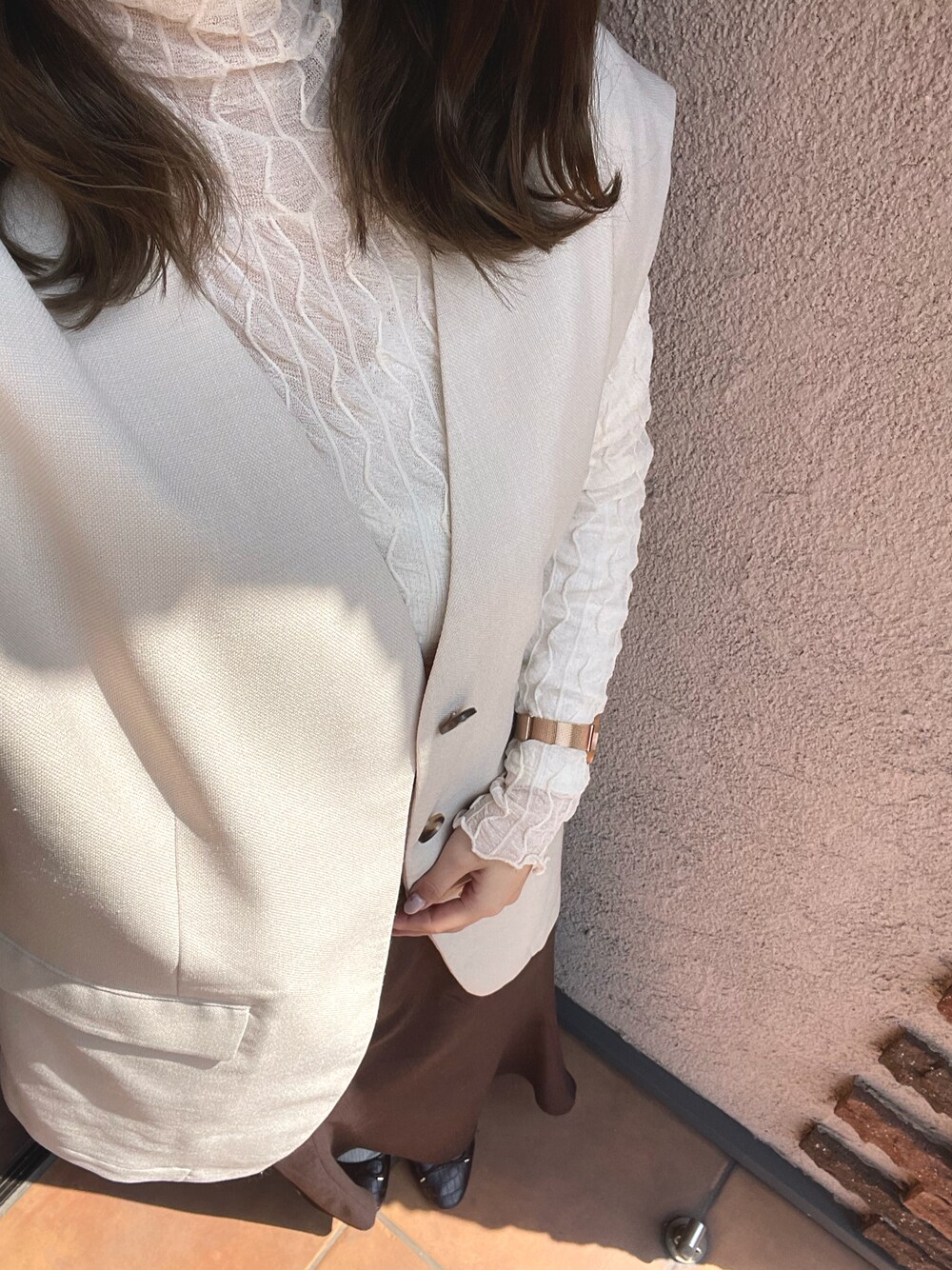 「大人カジュアル、きれいめカジュアル、春コーデ、休日スタイル、カジュアルコーデ、おしゃれさんと繋がりたい、マーメイドスカート、淡色コーデ、淡色女子、着回しコーデ、いいね、save、フォローお願いします🤑」｜「cepoのシワカコウシアーインナー（Tシャツ/カットソー、ホワイト系）」を使った、m____aさん（レディース・158cm）の春コーディネートの1枚目の写真