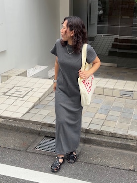 「TRIANGLE PALETTE（トライアングルパレット）のカットリブ半袖ワンピース（ワンピース、グレー系）」を使った、ゆいぴさん（レディース・150cm）の夏コーディネート