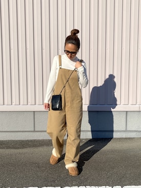 「UGG」｜「アイテム（サロペット/オーバーオール）」を使った、SAYO☻さん（レディース・157cm）の冬コーディネート
