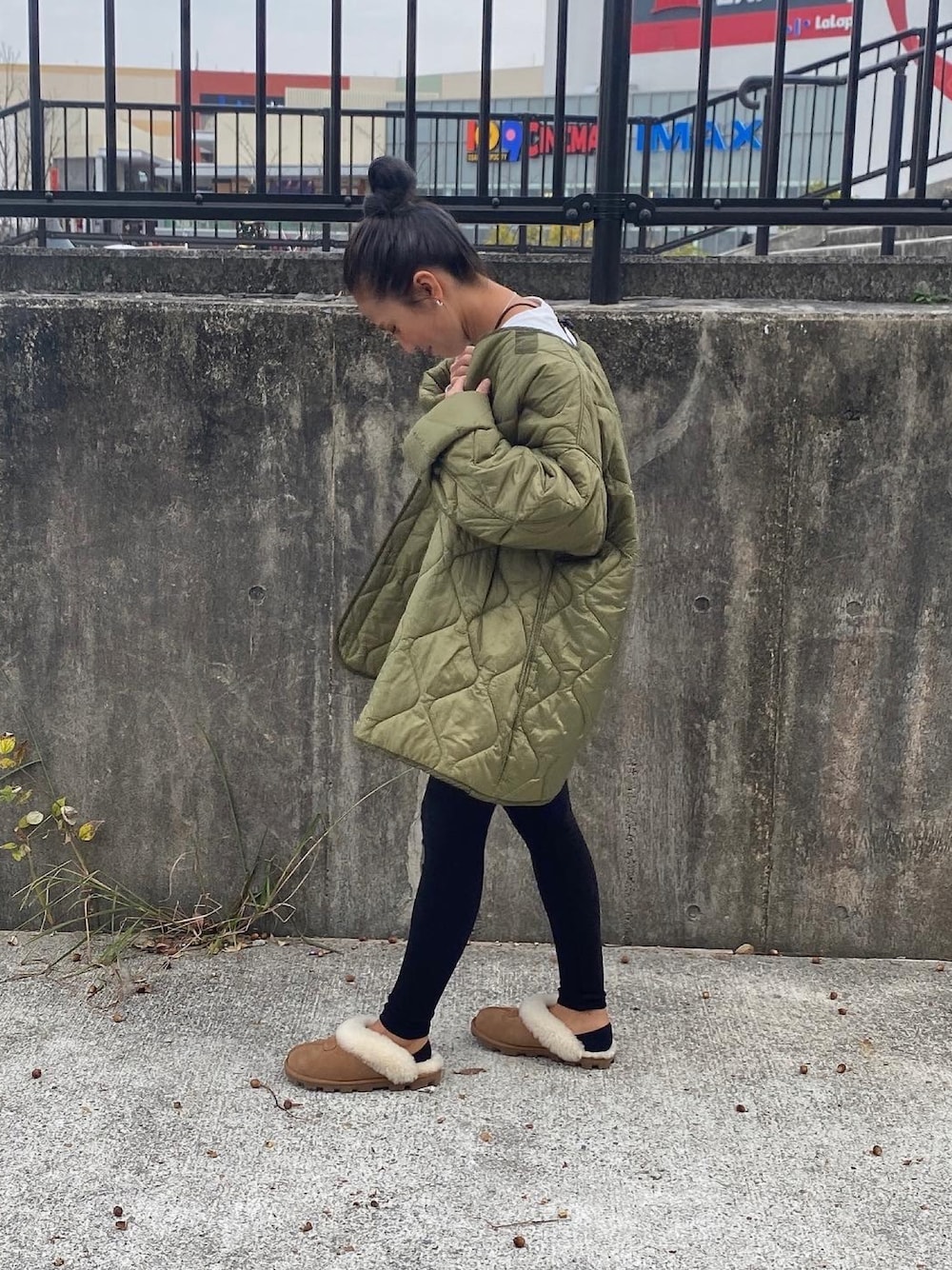 モッズコートを使った「UGG」の人気ファッションコーディネート（季節