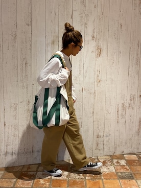 「CANAL JEAN（キャナルジーン）のアイテム（サロペット/オーバーオール）」を使った、SAYO☻さん（レディース・157cm）の秋コーディネート