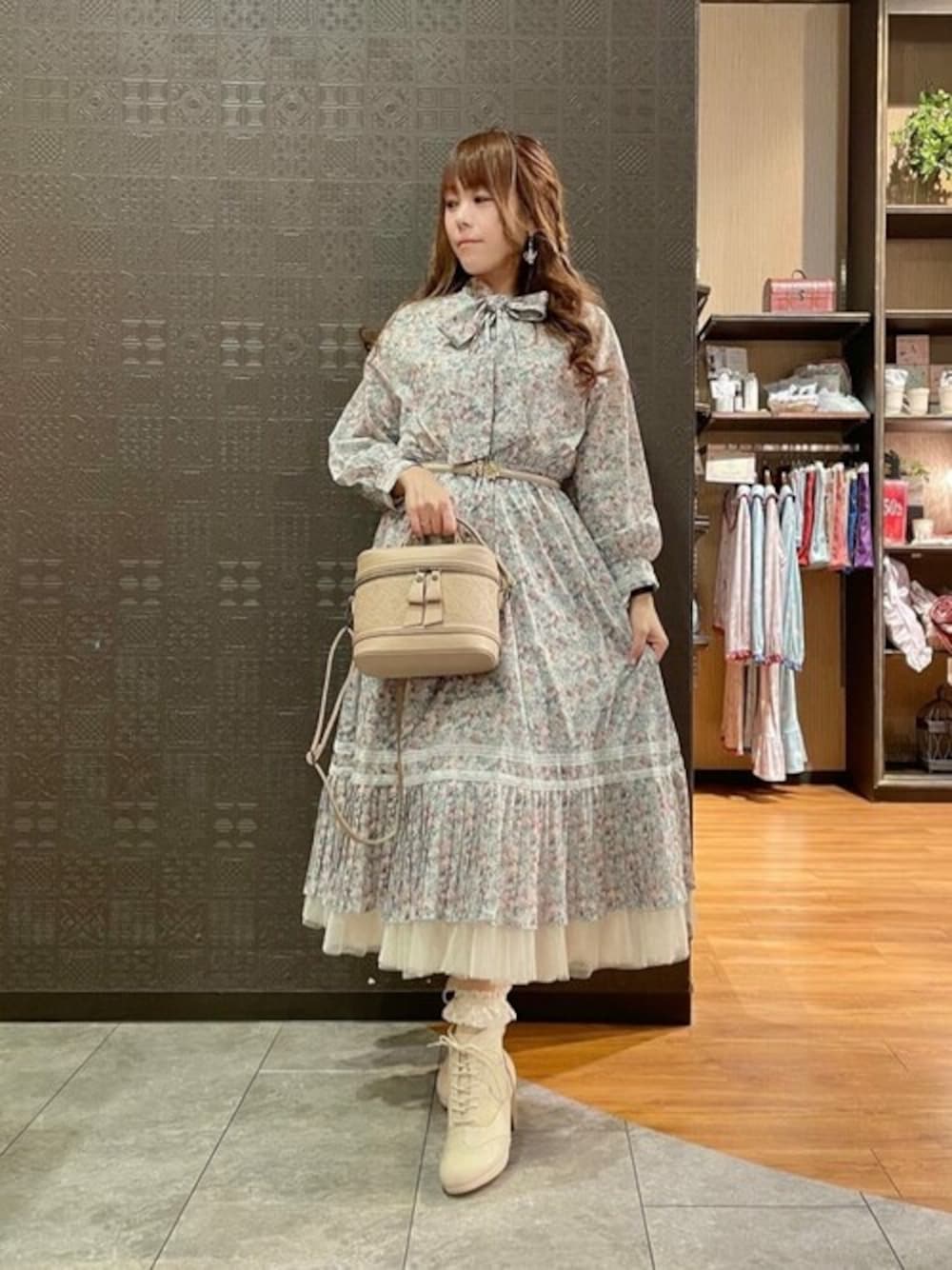 axes femme（アクシーズファム）の「小花柄ボータイワンピース