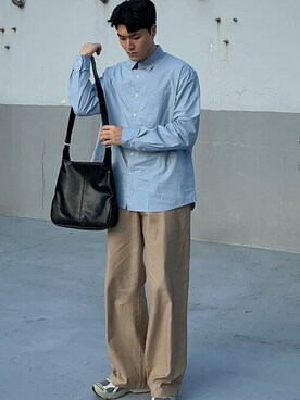 「アイテム（メッセンジャーバッグ）」を使った、KONVINIさん（メンズ・180cm）の冬コーディネート