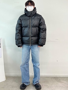 「アイテム（スリッポン）」を使った、KONVINIさん（メンズ・170cm）の冬コーディネート