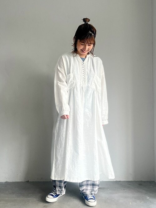 遊びが詰まった白いワンピース（シャツワンピース）｜soulberry