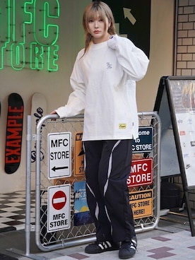 「EXAMPLE（エグザンプル）のアイテム」を使った、MFC STORE 中目黒さん（レディース・171cm）の冬コーディネート