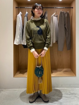 「アイテム（ブローチ/コサージュ）」を使った、LOISIR_staffさん（レディース・168cm）の秋コーディネート