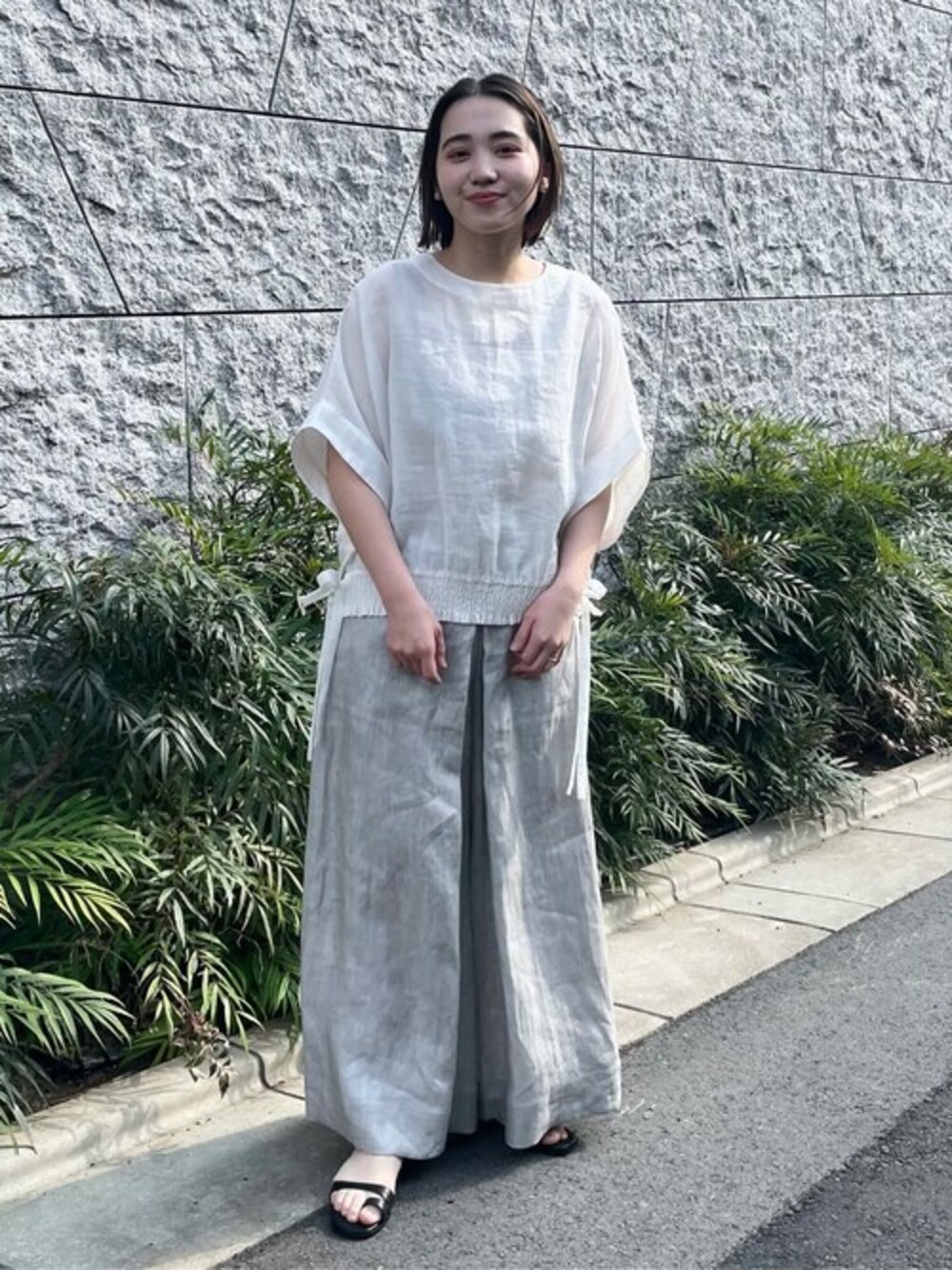 LOISIR（ロワズィール）の「リネンツイル墨染めBOXタックワイドパンツ