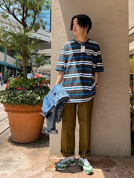 「Levi's（リーバイス）のアイテム（チノパンツ）」を使った、リーバイス STAFF MENさん（メンズ・179cm）の夏コーディネート