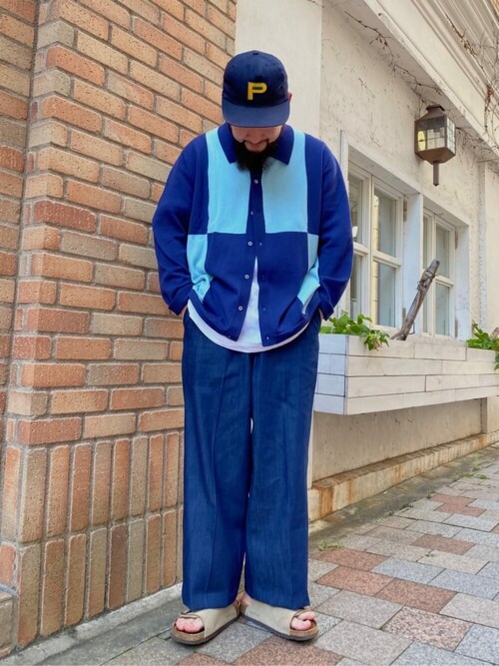 「デニム、カジュアル、リーバイス、デニムパンツ、Levi's、カジュアルコーデ、デニムコーデ、ゆるコーデ、秋コーデ」｜「Levi'sのLEVI'S(R) VINTAGE CLOTHING 1920'S バルーンジーンズ（デニムパンツ、ブルー系）」を使った、リーバイス STAFF MENさん（メンズ・170cm）の秋コーディネートの1枚目の写真