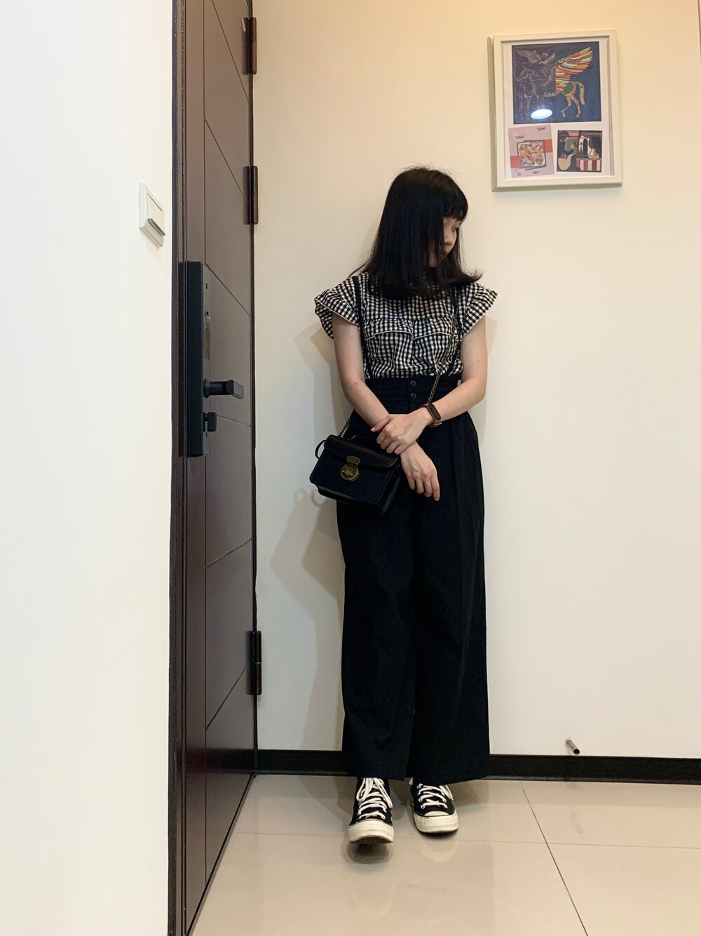 「earth music&ecologyの2wayサス付きパンツ＊（その他パンツ、ブラック系）」を使った、琳 ¨̮さん（レディース・157cm）の春コーディネートの1枚目の写真