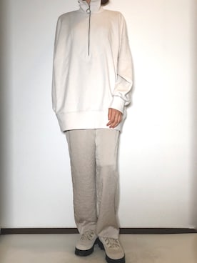 「サテンパンツ」｜「アイテム（スウェット）」を使った、宇佐美 彩さん（レディース・163cm）の春コーディネート