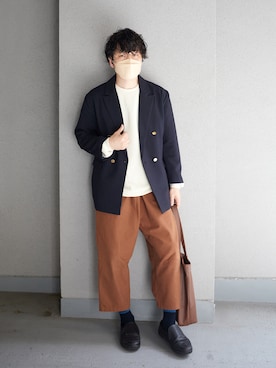 「オフホワイト」｜「アイテム（トートバッグ）」を使った、KAMEKINGさん（メンズ・171cm）の秋コーディネート