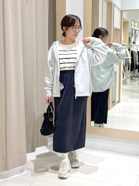「スニーカー特集」｜おまゆさん（レディース・159cm）の春コーディネート