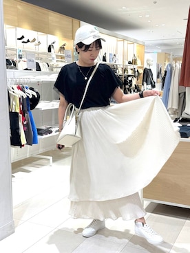 「スニーカー特集」｜おまゆさん（レディース・159cm）の夏コーディネート