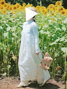 「アイテム（シューズ、ゴールド系）」を使った、みかさん（レディース・165cm）の夏コーディネート