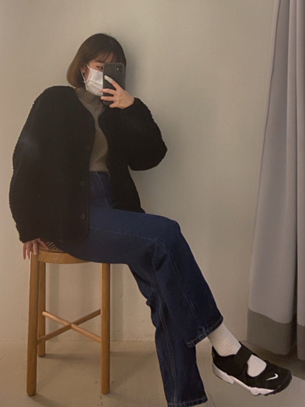 「ootd」｜「mooncatのアイテム（ニット/セーター、ブラウン系）」を使った、XINさん（レディース・160cm）の冬コーディネートの1枚目の写真