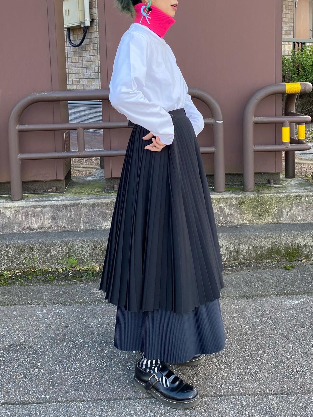 「オトナカジュアル、モードストリート、モード、タートルネック、スカート、nontokyo、エボルイール、evoluir、金沢、静岡」｜「NONTOKYOのアイテム（トップス、ホワイト系）」を使った、アッコさん（レディース・162cm）の秋コーディネートの1枚目の写真