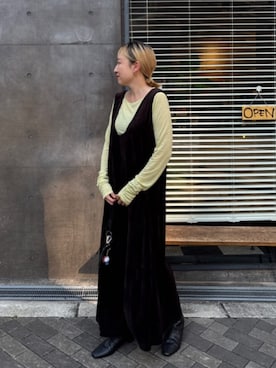 「シアートップス」｜「アイテム（つなぎ/オールインワン）」を使った、titivateさん（レディース・160cm）の秋コーディネート