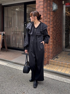 「アイテム（つなぎ/オールインワン、ブラック系）」を使った、titivateさん（レディース・163cm）の秋コーディネート