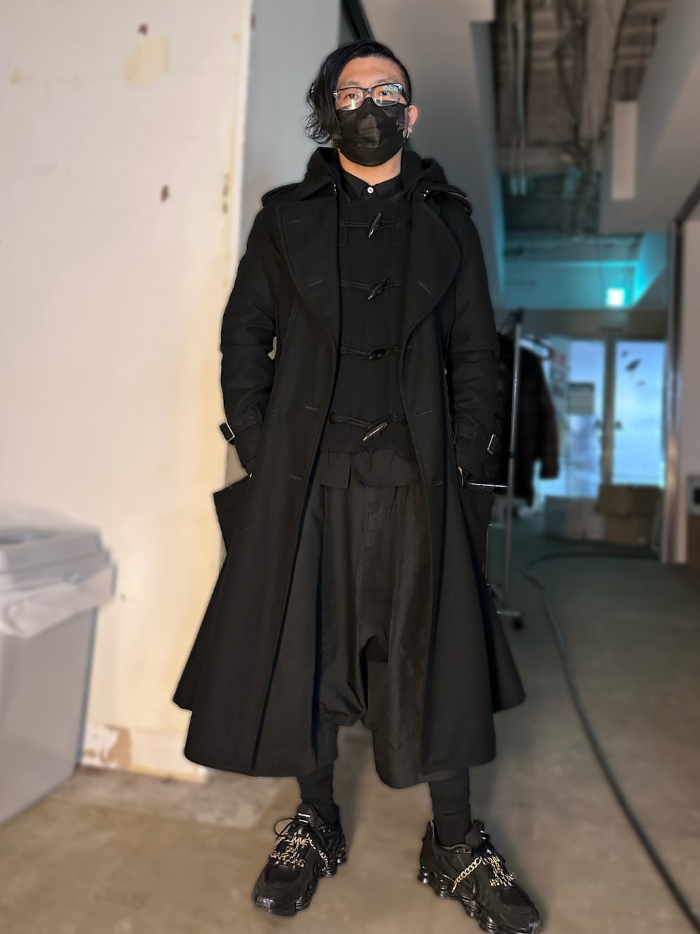 やまん|COMME des GARCONS HOMME PLUSのトレンチコートを使った やまん|COMME des GARCONS HOMME PLUSのトレンチコートを使った