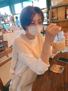 「アイテム（イヤーカフ）」を使った、aakaさん（レディース・166cm）の秋コーディネート
