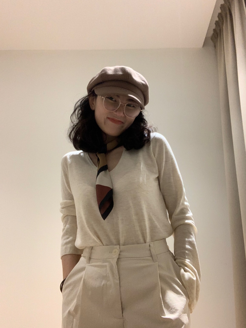 「ootd、newsboy cap、minimalist、beige、earth color、neutral、UNIQLO、MUJI、ZARA、Bermuda shorts」｜「HAT attackのアイテム（ハンチング/ベレー帽、ブラウン系）」を使った、Jamieさん（レディース・160cm）の秋コーディネートの1枚目の写真