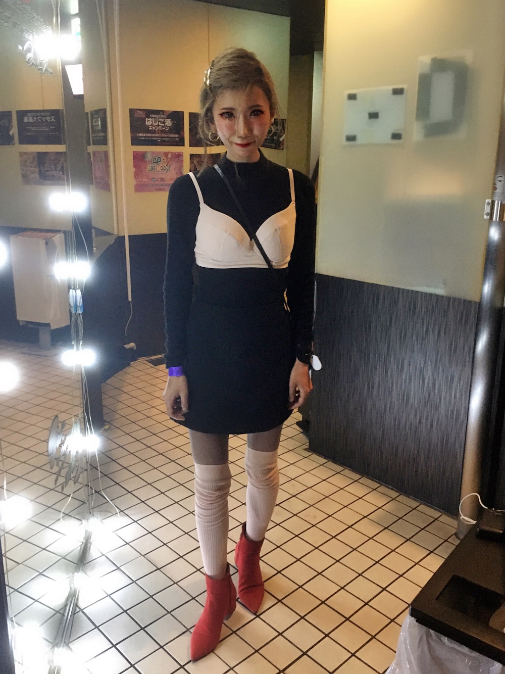 「冬コーデ、ニーハイソックス、カラータイツ、ブラトップ、ミニスカート、リブニット、ブラック、クラブ、CLUB FASHION、ポインテッドトゥ、大人ガーリー、ブラックコーデ、大人かわいい、ショートブーツ、ハイネック」｜「EMILY WEEKのOrganic Cotton flow ブラ（アンダーウェア、ピンク系）」を使った、あろまんØさん（レディース・160cm）の冬コーディネートの1枚目の写真