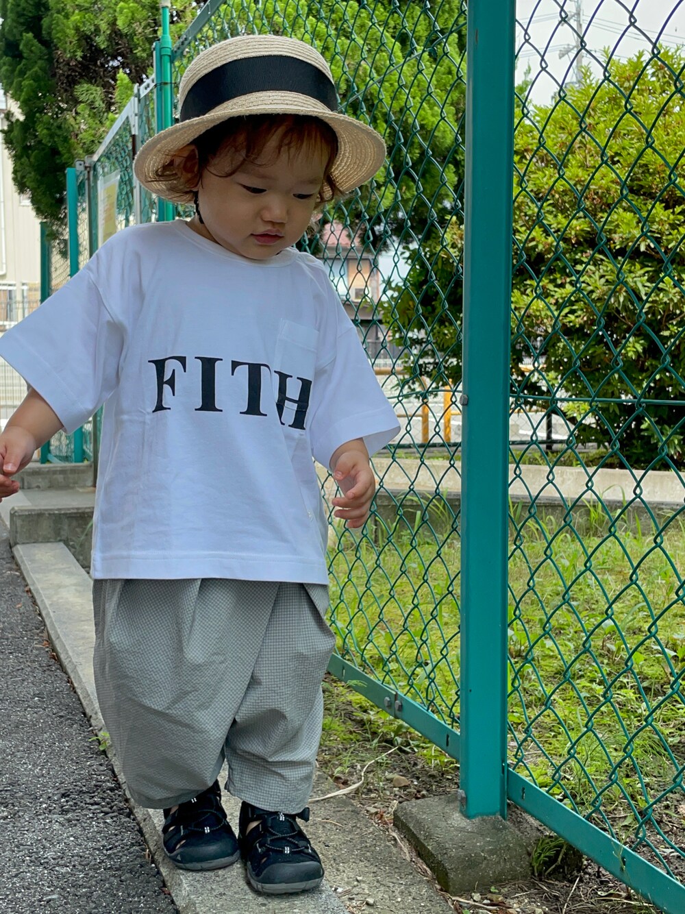 「おとこのこ、むすこーで、キッズファッション」｜「FITHのアイテム（帽子、ベージュ系）」を使った、こあさんさん（キッズ・80cm）の秋コーディネートの1枚目の写真